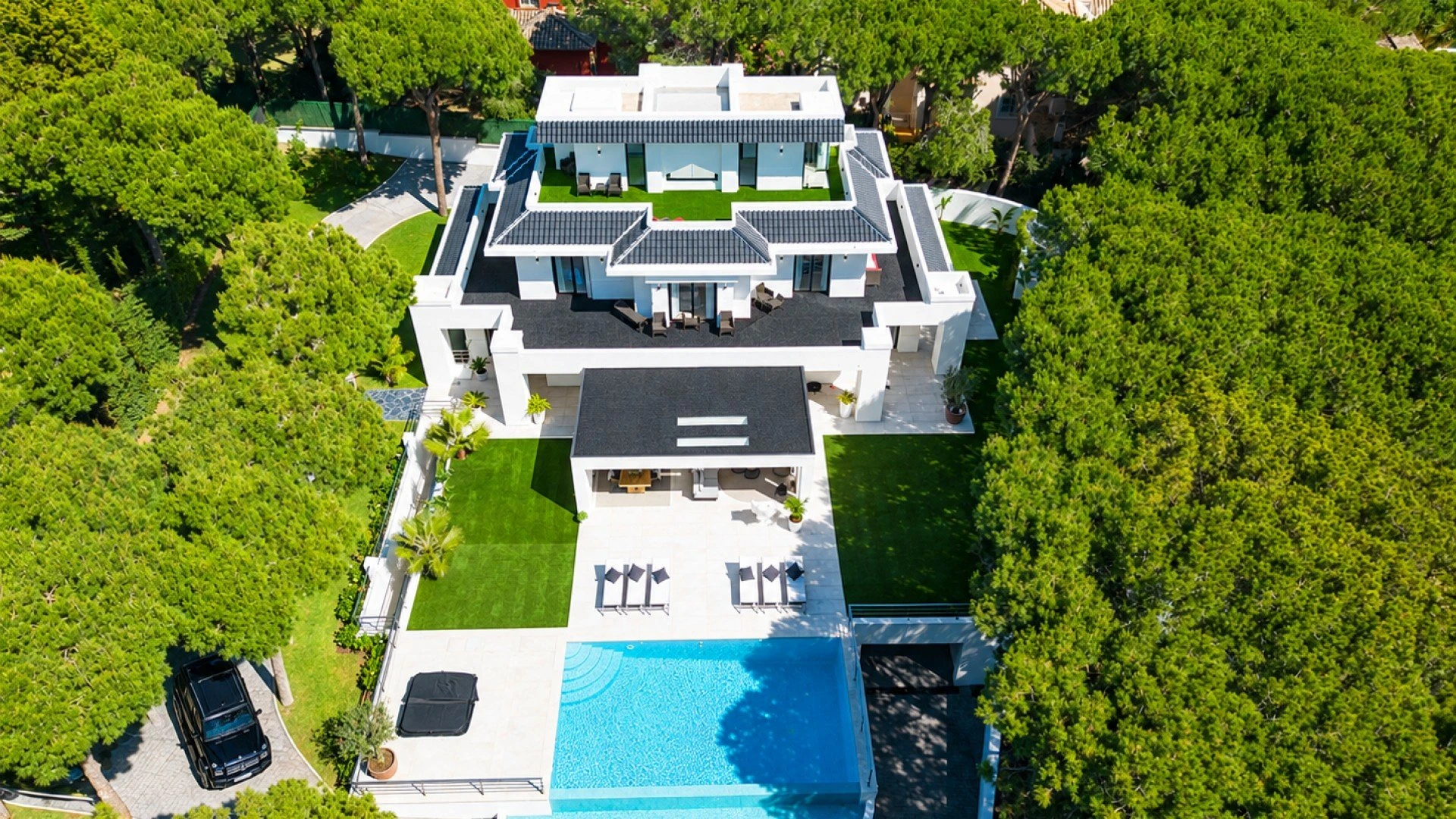 Live the luxury dream in Marbella